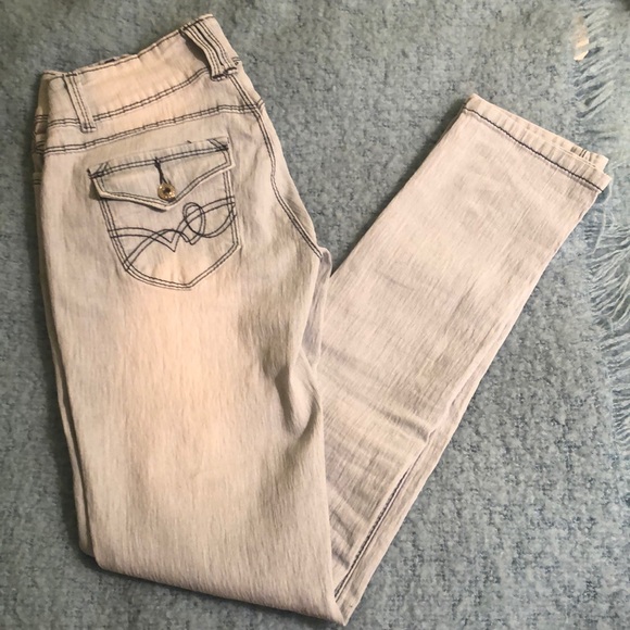 Forever Young Denim - 🌸Light-wash skinny jeans